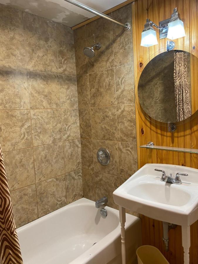Hillcrest Motel Сейнт Джон Екстериор снимка
