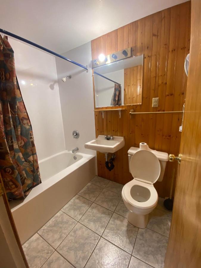 Hillcrest Motel Сейнт Джон Екстериор снимка