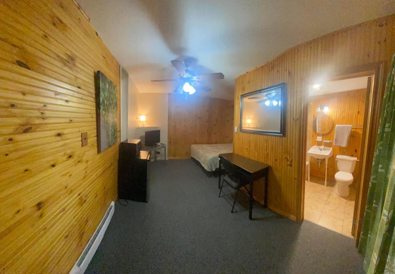 Hillcrest Motel Сейнт Джон Екстериор снимка
