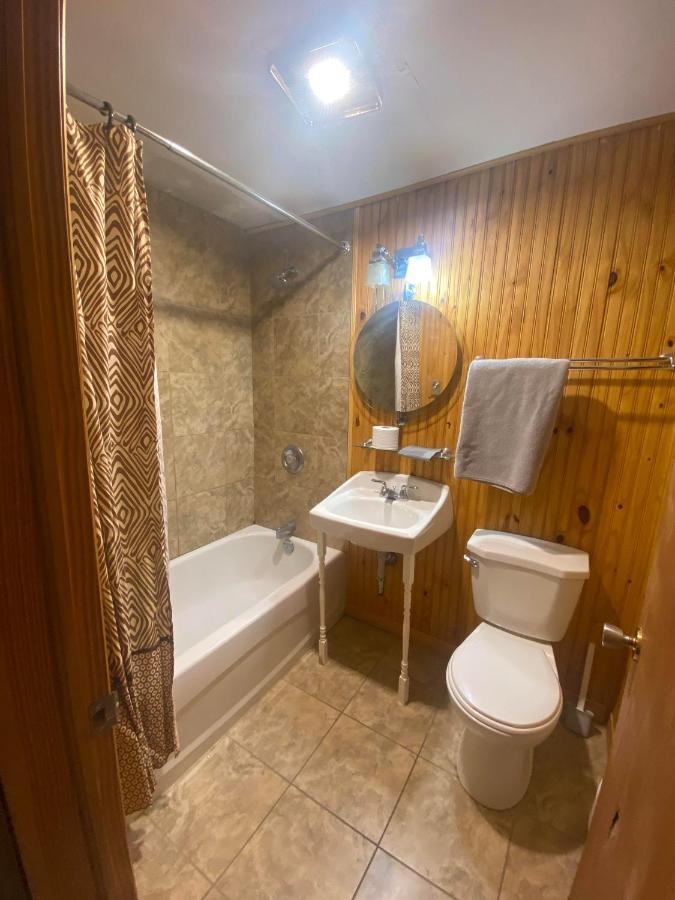 Hillcrest Motel Сейнт Джон Екстериор снимка